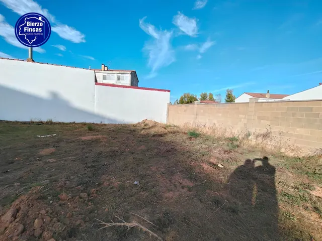 **se vende parcela urbana en villaquilambre** — 5