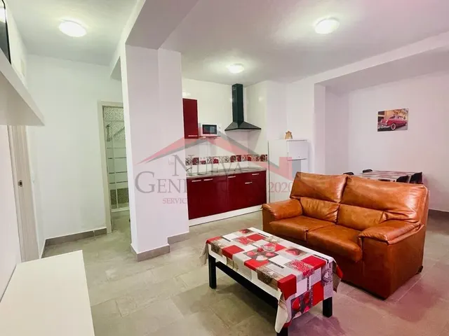 PISO EN DOS APARTAMENTOS INDEPENDIENTES — 12