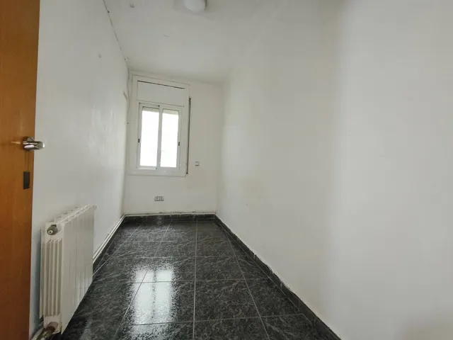Piso de 3 habitaciones en la teixonera , muy soleado y bien equipado — 6