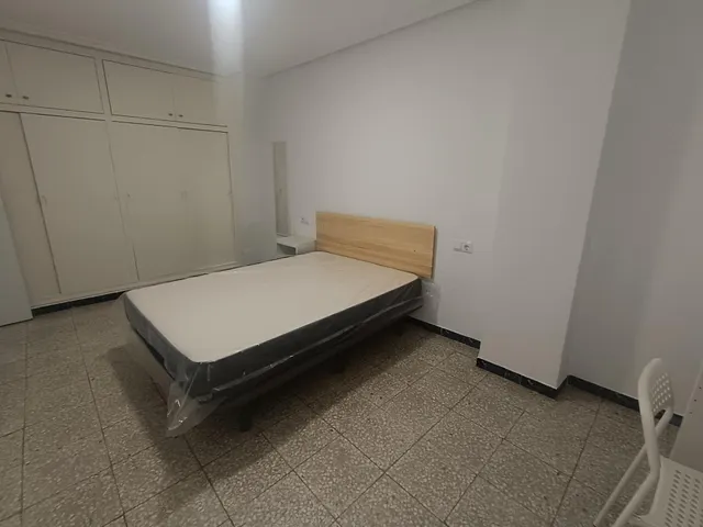 SE ALQUILA PISO ZONA RAVAL — 13