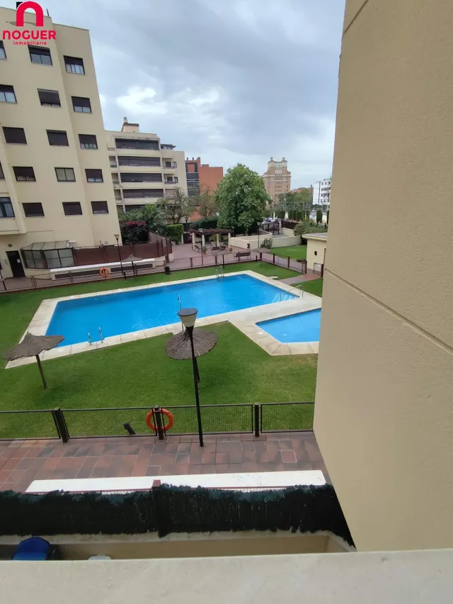 URBANIZACION CON PISCINA , GARAJE , EXTERIOR — 11