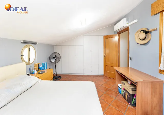 SE VENDE BONITA CASA EN CAJAR — 25