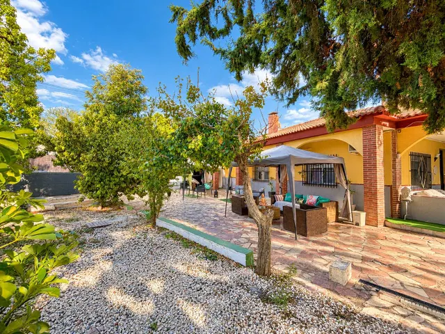 Chalet con piscina en parcela rústica, a tan solo 1,5 km de San Vicente del Raspeig — 48