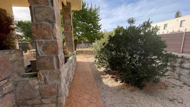 Cómodo chalet independiente en Becerril de la Sierra - foto 4