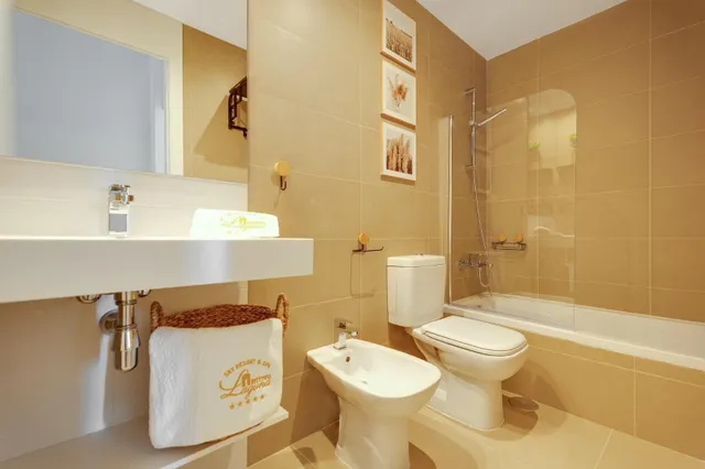 Se vende preciosos apartamento en Poniente con 2 dormitorios, 1 baño, parking y trastero — 5