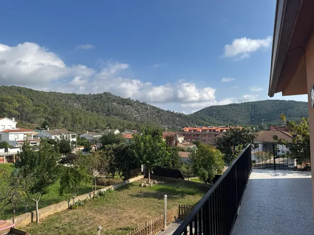 Casa con vistas, amplio espacio exterior y múltiples posibilidades en Mas Milà, Olivella — 12