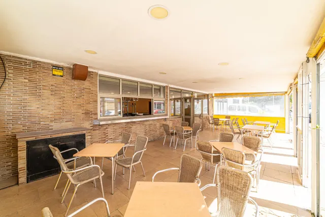 Local Comercial con terraza cerca del mar en el Puerto de Alcudia — 11