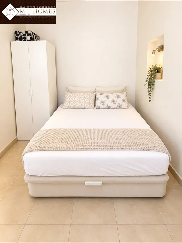 Piso con terraza y patio junto a todos los servicios y la playa — 18