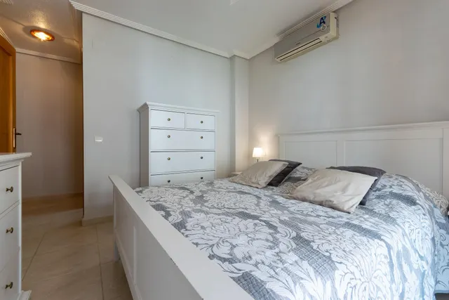 **Dúplex en Venta en Orihuela Costa - ¡Tu nuevo hogar te espera!** — 28