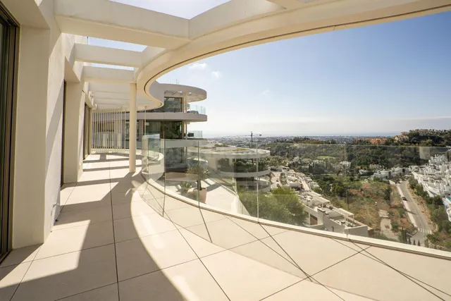 Espectacular Ático de Lujo con solarium, piscina privada y v - foto 2