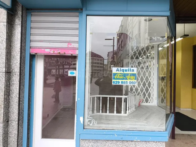Oportunidad de Alquiler en el Corazón de Carballo: Local Com - foto 2