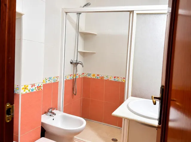 Bajo de 3 habitaciones con patio en Avenida La Serrana, Jerez de la Frontera — 14
