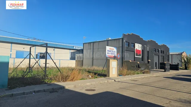PARCELAS. ZONA USO INDUSTRIAL — 2