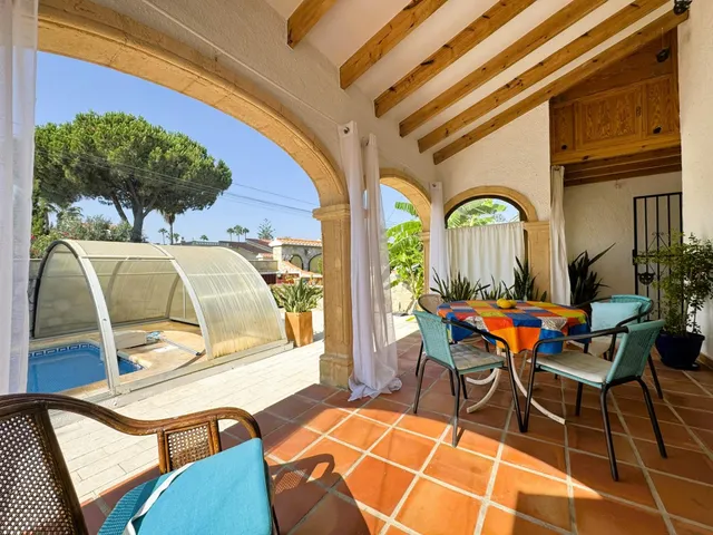 EXQUISITO CHALET A UN PASO DE LA PLAYA Y EL CASCO URBANO — 9