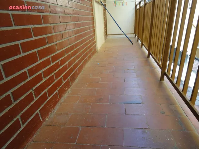 ¡¡ chollo !! reformado espacioso con grandes escritorios,para chica estudiante de carrera , máster o trabajadora ¡¡ — 6