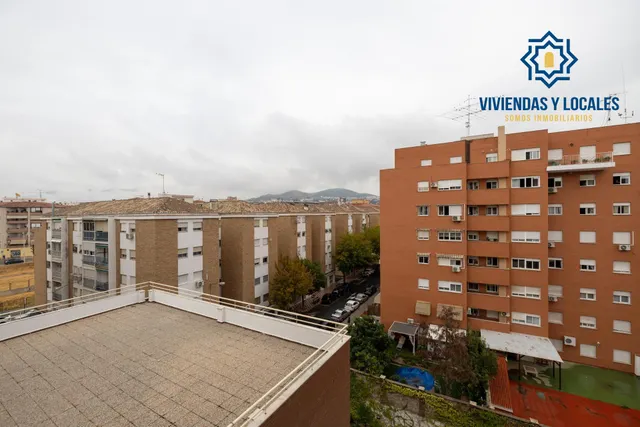 Piso de dos dormitorios en Sanders, en urbanización privada con piscina, pistas de padel, plaza de garaje y trastero — 33