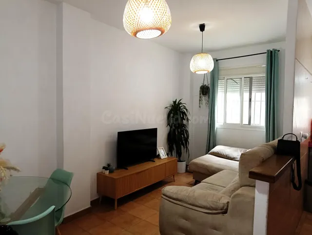 Apartamento en planta baja con patio - foto 2
