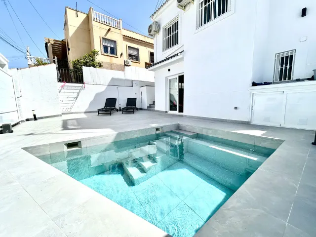 Villa 5 habitaciones 166m² en venta - Villamartin — 28