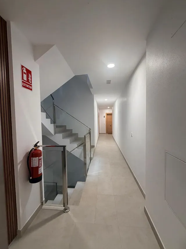 ¡Abre la puerta a tu nuevo hogar! Amplia terraza, garaje y totalmente amueblado — 6