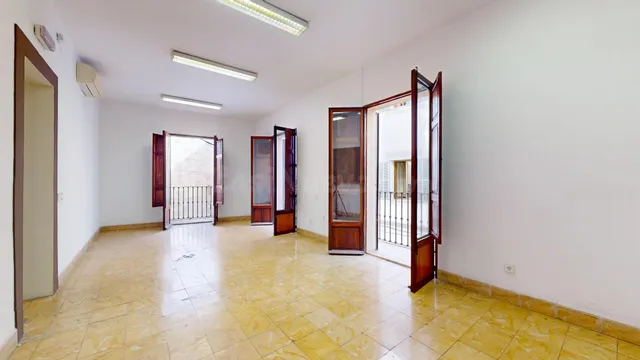 Amplia vivienda con carácter en la histórica Calle Sant Jaum - foto 4