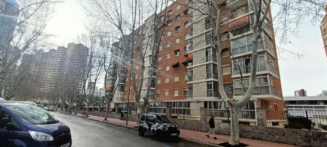 Piso de 3 dormitorios con piscina y garaje en urbanización cerca de la playa — 39