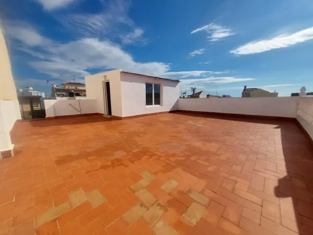 Casa 4 habitaciones 179m² en venta - Zona Pueblo — 35