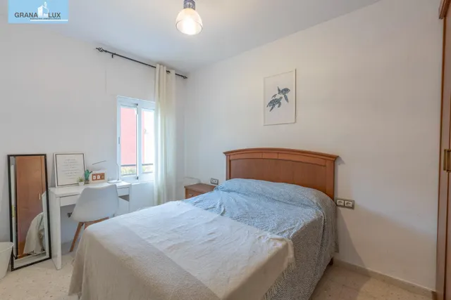 Piso ideal para inversión con alta rentabilidad junto a facultades de  Cartuja en Granada — 11