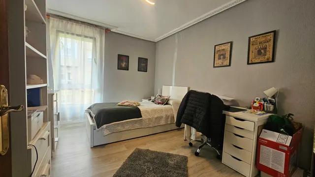 Tu hogar empieza aquí: 2 habitaciones y parking en Torrelave - foto 4