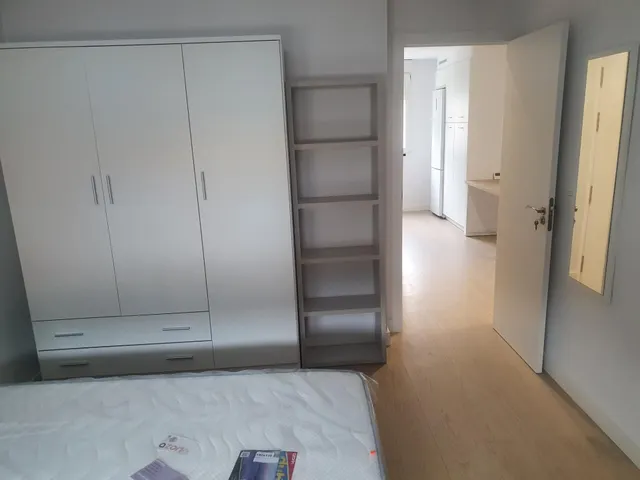 SE ALQUILA HABITACIÓN COMPLETAMENTE REFORMADA — 2