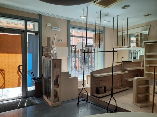 LOCAL EN ZONA COMERCIAL DE ALMANSA — 3