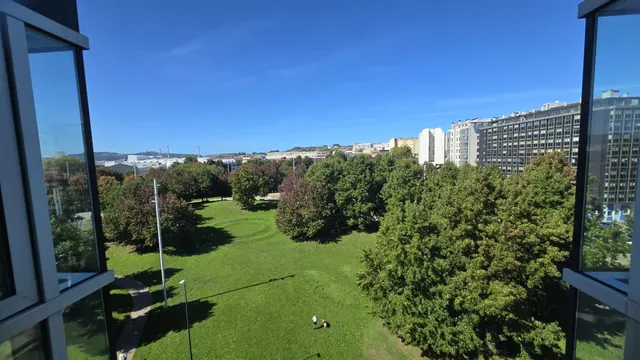 Piso con gran salón de 45 m2, garaje y trastero junto al Parque de Vioño — 28
