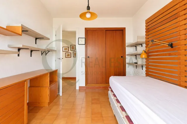 Vistas abiertas al mar y gran terraza en Cabo de las Huertas · 3 dormitorios y 2 baños — 34