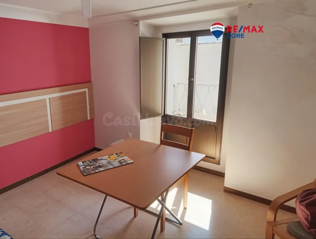 Piso ubicado en el corazón del pueblo — 5