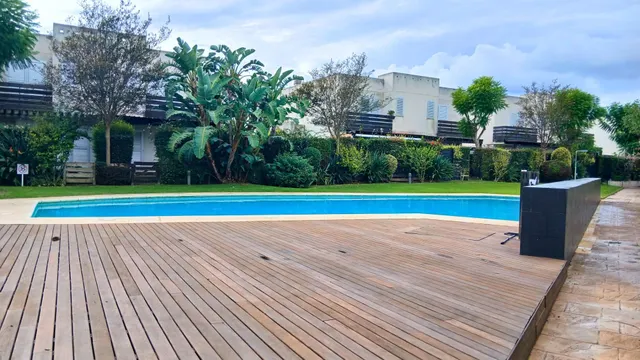 Adosado de 3 habitaciones, jardín, parking privado y gran piscina comunitaria a pocos metros de la Platja de Mont-Roig!! — 33