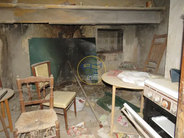 OPORTUNIDAD CASA A REFORMAR EN EL CASCO ANTIGUO DE BOCAIRENT