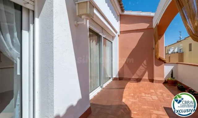 Appartement situé sur la troisième ligne de mer avec piscine - foto 3