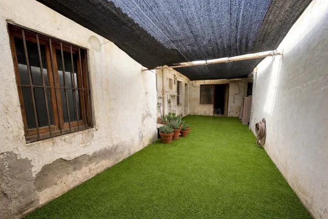 Casa en Alcantarilla con gran parcela y patio de 100 m2 en e