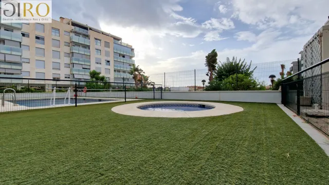 Luz, espacio y calidad de vida en teatinos: piso de 3 dormitorios con garaje, trastero y recinto con piscina — 29