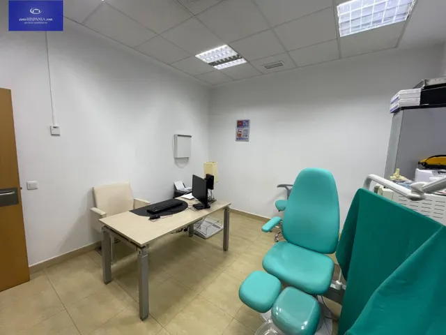 Se alquila local ideal para centro de salud. — 15