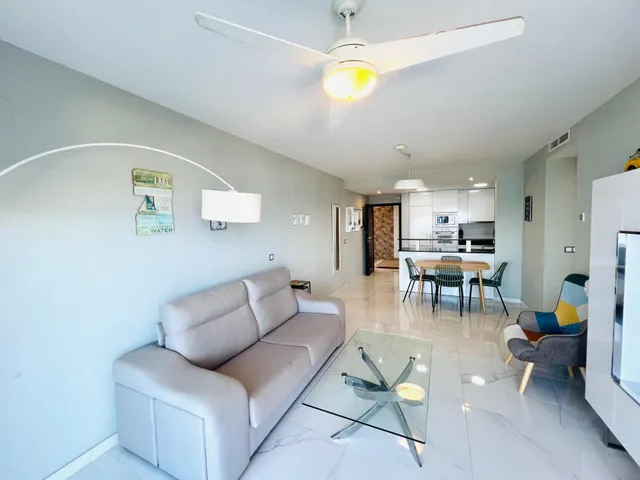 Apartamento en 1ª línea de playa Arenales del Sol. — 8