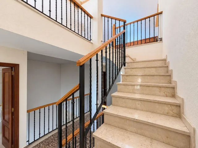 Adosado con gran patio, terraza y garaje en massarrojos, junto a Valencia — 34