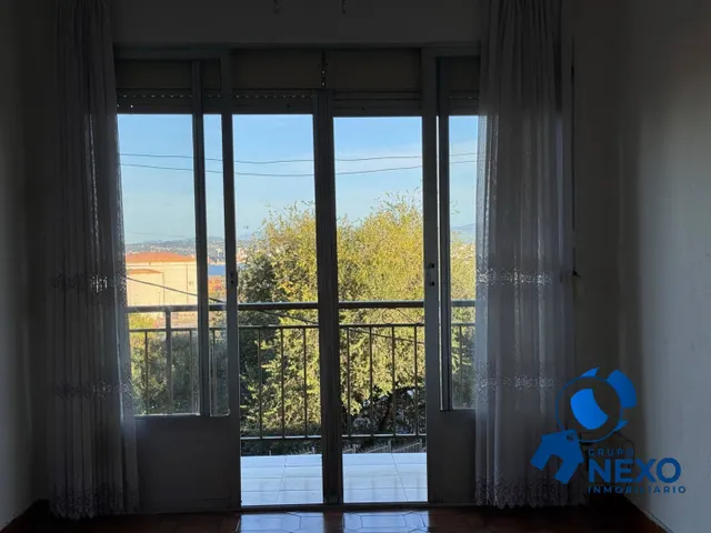 Luz natural, terraza y vistas al mar en un entorno tranquilo de Gijón — 19