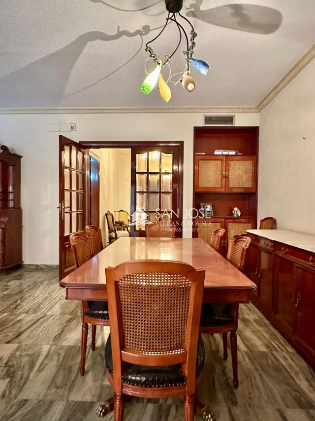 SE VENDE CASA CON PISCINA EN GLORIETA DE NOVELDA. — 35