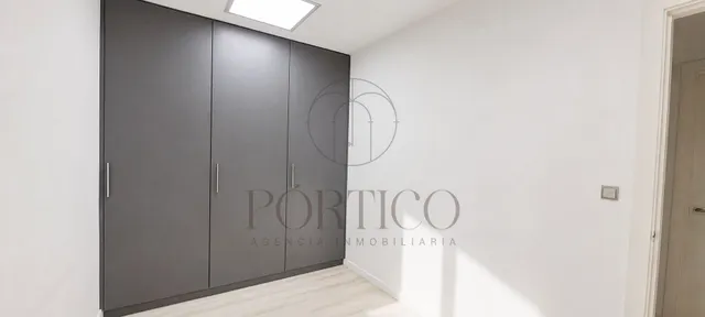¡Gran Oportunidad! Amplio local en O Porriño. — 14