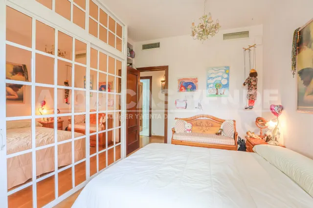 Exclusiva villa de lujo en Simón Verde: 1.150 m2 de parcela privada, gran piscina y bodega, a un paso de Sevilla. — 29