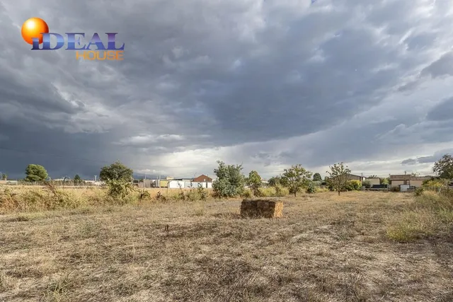 Cortijo con casa de 117 m2 y terreno de 2.312 m2 en Santa Fe — 28