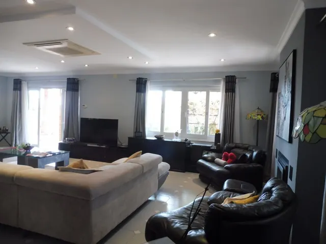 Villa de Lujo de 5 dormitorios en La Carihuela, Torremolinos — 12