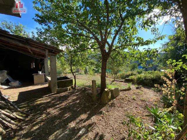 SE VENDE CASA SITUADA EN LA ZONA DE ALONGOS — 23