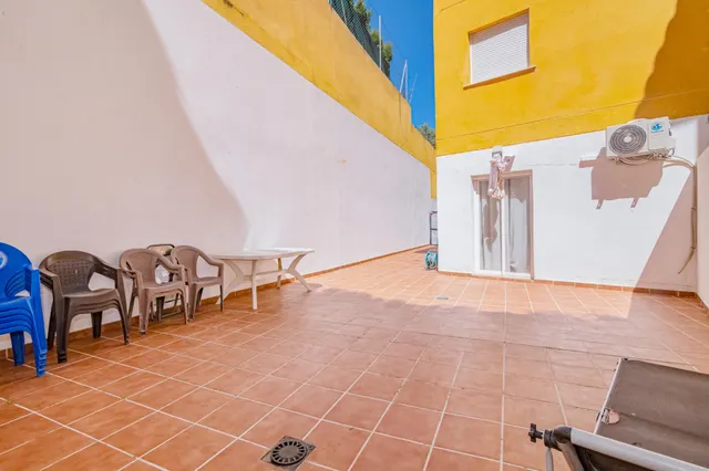 PISO CON PATIO Y COCHERA EN LA ZUBIA — 24
