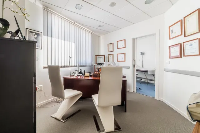 Negocio 10 habitaciones 273m² en venta - Marbella — 19